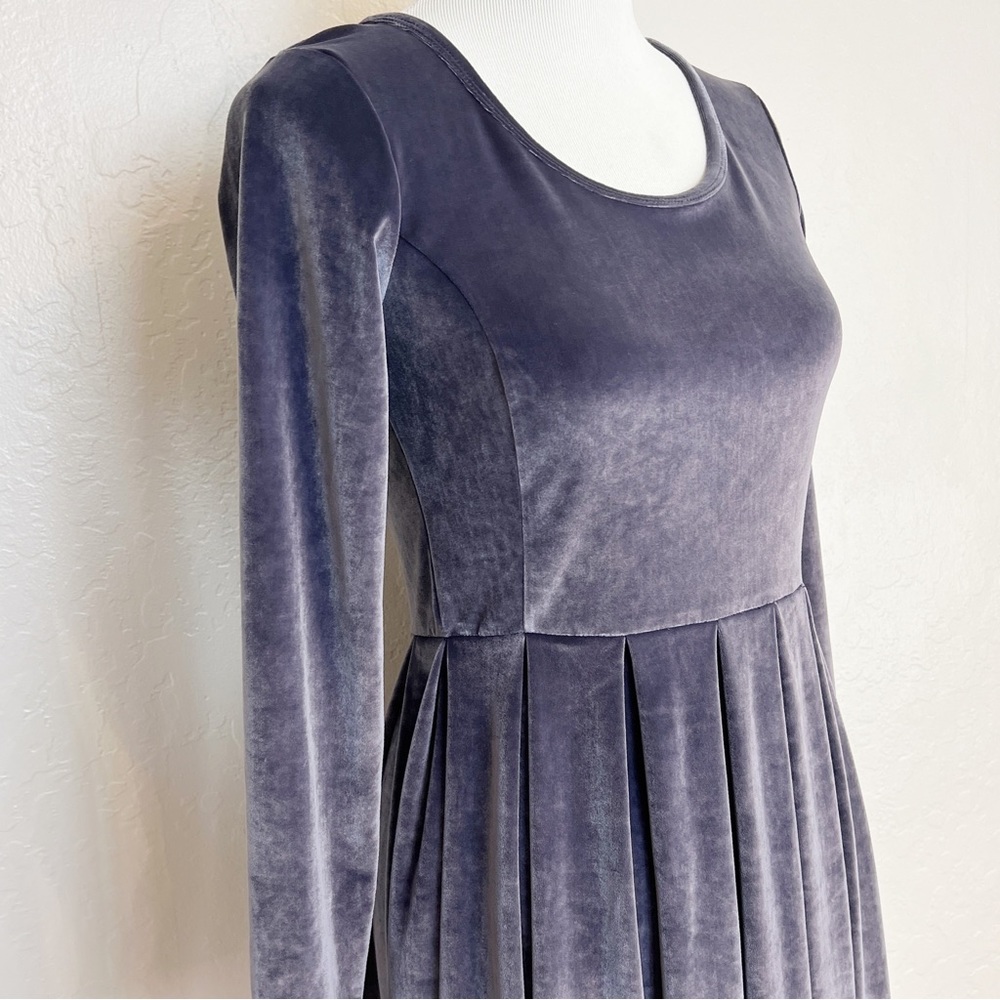 ✖️SOLD✖️•ARIZIA Talula• Lambeth Velvet Skater Dress - Picture 5 of 12